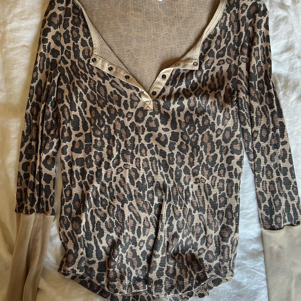 Splendid Beige and Brown Leopard-Print Long Sleeve Henley